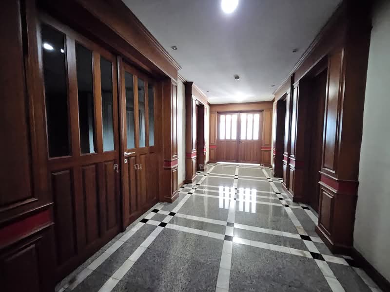 ขาย - ขายอาคารสำนักงาน 13 ชั้น ถนนวงศ์สว่าง บางซื่อ กรุงเทพฯ ตรงข้ามบิ๊กซี วงศ์สว่าง, กรุงเทพ