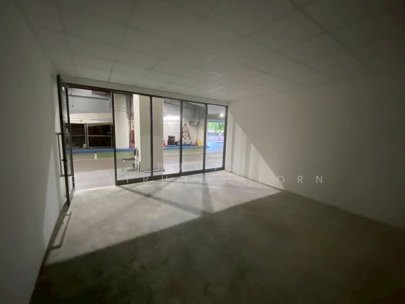 Phaholyothin – Ari : Commercial Space Under Building for Rent, Bangkok, Samsen Nai, Phaya Thai, Bangkok, , 35 sqm, Shophouse For Rent, by Pudis Chitrungsakorn, 500170872 - DDproperty.com