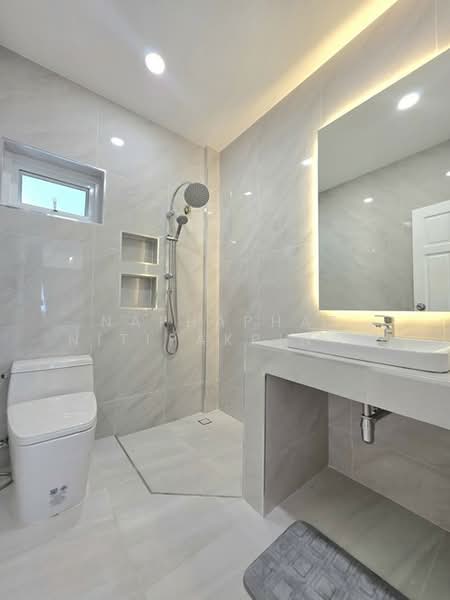 Baan Koon Suk 1, Chon Buri (Pattaya), Bang Sa-re, Sattahip, Chon Buri (Pattaya), 4 Bedrooms, 200 sqm, Villa For Sale, by Naphaphat Nitipakpinyo, 500170917 - DDproperty.com