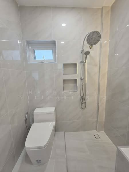 Baan Koon Suk 1, Chon Buri (Pattaya), Bang Sa-re, Sattahip, Chon Buri (Pattaya), 4 Bedrooms, 200 sqm, Villa For Sale, by Naphaphat Nitipakpinyo, 500170917 - DDproperty.com