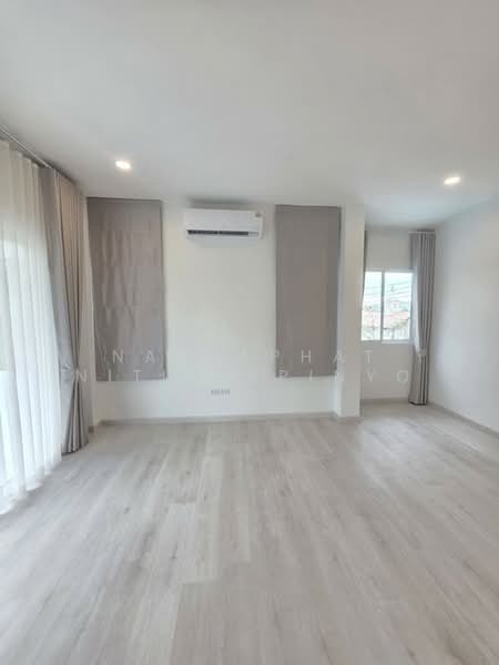 Baan Koon Suk 1 : บ้านคูนสุข 1, ชลบุรี, บางเสร่, สัตหีบ, ชลบุรี, 200 ตร.ม., วิลล่า ขาย, โดย Naphaphat Nitipakpinyo, 500170917 - DDproperty.com