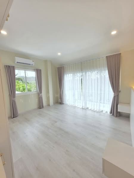 Baan Koon Suk 1, Chon Buri (Pattaya), Bang Sa-re, Sattahip, Chon Buri (Pattaya), 4 Bedrooms, 200 sqm, Villa For Sale, by Naphaphat Nitipakpinyo, 500170917 - DDproperty.com