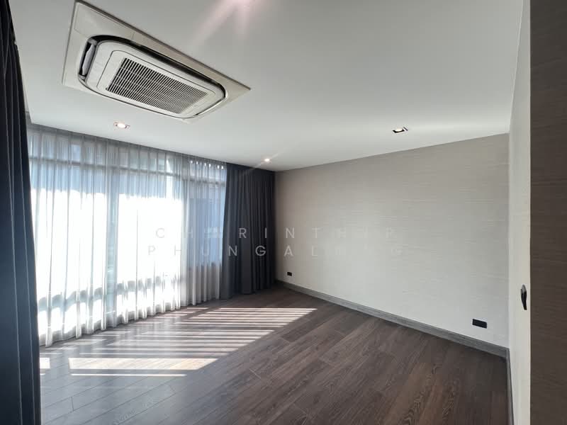 The Park Lane 22, Bangkok, 42 Soi Pridi Banomyong 45, Khlong Tan Nua, Watthana, Bangkok, 3 Bedrooms, 300 sqm, Townhouse For Rent, by Charinthip Phungalong, 500170923 - DDproperty.com