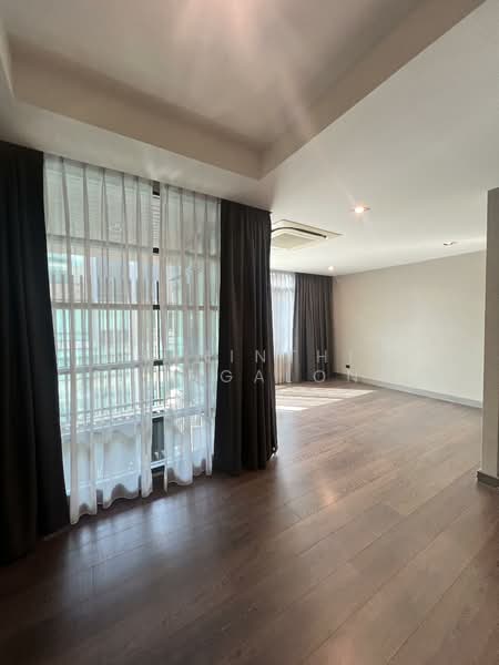 The Park Lane 22, Bangkok, 42 Soi Pridi Banomyong 45, Khlong Tan Nua, Watthana, Bangkok, 3 Bedrooms, 300 sqm, Townhouse For Rent, by Charinthip Phungalong, 500170923 - DDproperty.com