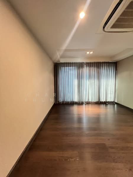 The Park Lane 22, Bangkok, 42 Soi Pridi Banomyong 45, Khlong Tan Nua, Watthana, Bangkok, 3 Bedrooms, 300 sqm, Townhouse For Rent, by Charinthip Phungalong, 500170923 - DDproperty.com