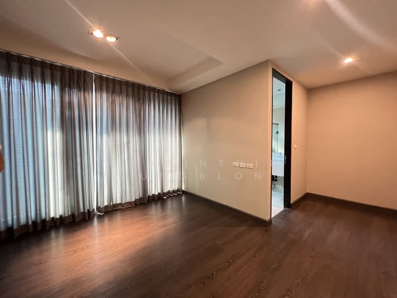 The Park Lane 22, Bangkok, 42 Soi Pridi Banomyong 45, Khlong Tan Nua, Watthana, Bangkok, 3 Bedrooms, 300 sqm, Townhouse For Rent, by Charinthip Phungalong, 500170923 - DDproperty.com