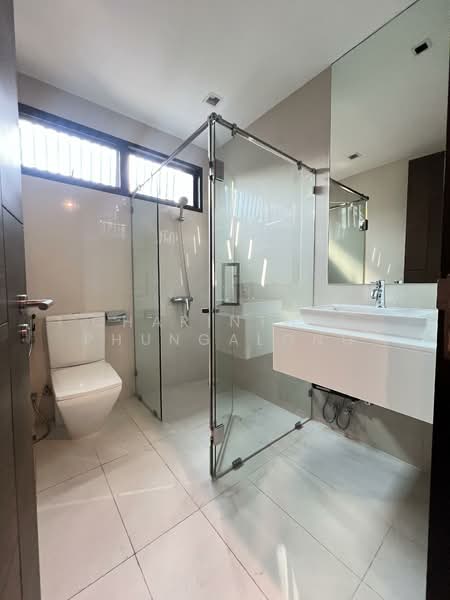 The Park Lane 22, Bangkok, 42 Soi Pridi Banomyong 45, Khlong Tan Nua, Watthana, Bangkok, 3 Bedrooms, 300 sqm, Townhouse For Rent, by Charinthip Phungalong, 500170923 - DDproperty.com