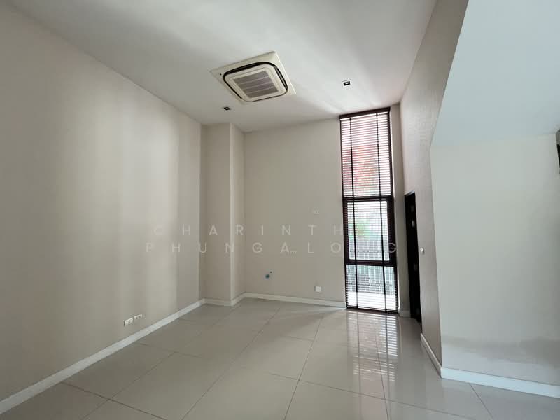 The Park Lane 22, Bangkok, 42 Soi Pridi Banomyong 45, Khlong Tan Nua, Watthana, Bangkok, 3 Bedrooms, 300 sqm, Townhouse For Rent, by Charinthip Phungalong, 500170923 - DDproperty.com