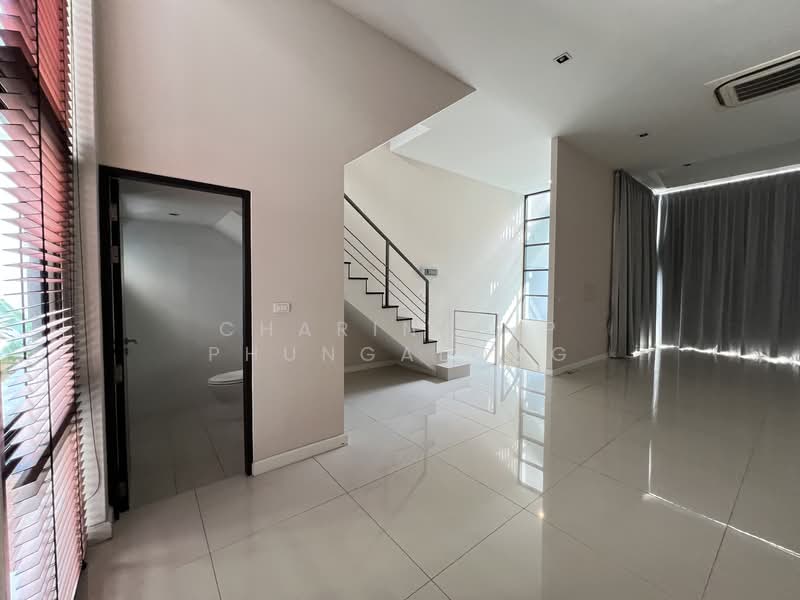 The Park Lane 22, Bangkok, 42 Soi Pridi Banomyong 45, Khlong Tan Nua, Watthana, Bangkok, 3 Bedrooms, 300 sqm, Townhouse For Rent, by Charinthip Phungalong, 500170923 - DDproperty.com