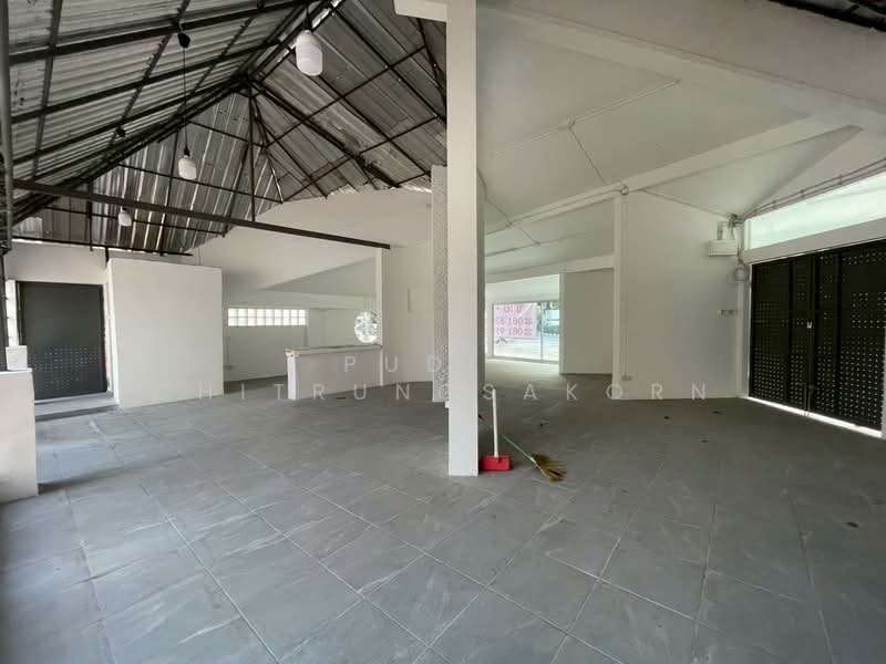 ให้เช่าพื้นที่ติดถนนใหญ่ – แยกวิภาวดี-สุทธิสาร, กรุงเทพ, ดินแดง, ดินแดง, กรุงเทพ, 120 ตร.ม., ตึกแถว-อาคารพาณิชย์ ให้เช่า, โดย Pudis Chitrungsakorn, 500170943 - DDproperty.com