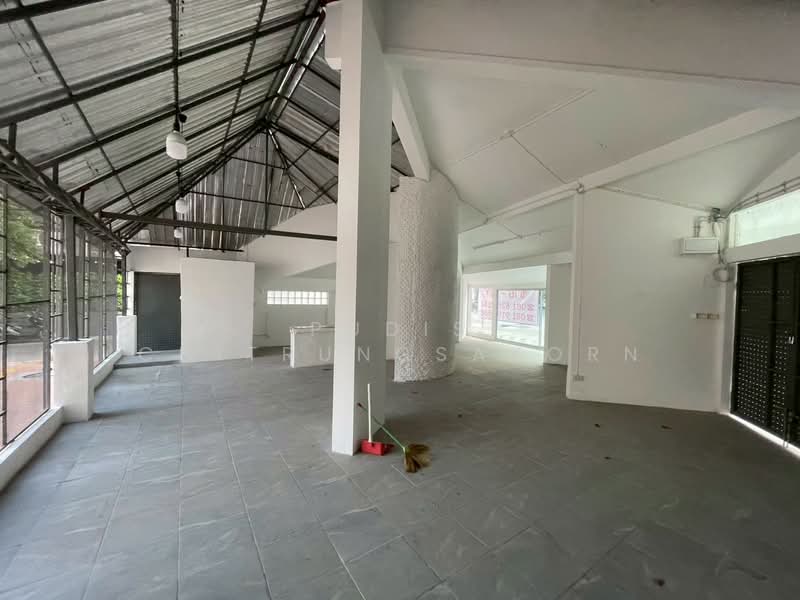 Roadside Commercial Space for Rent – Vibhavadi–Sutthisan Intersection, Bangkok, Din Daeng, Din Daeng, Bangkok, , 120 sqm, Shophouse For Rent, by Pudis Chitrungsakorn, 500170943 - DDproperty.com