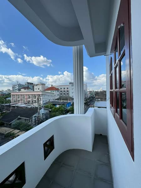 FOR RENT – 2 Connected Shophouses | Sutthisan, Bangkok, Samsen Nok, Huai Khwang, Bangkok, , 600 sqm, Shophouse For Rent, by Pudis Chitrungsakorn, 500170962 - DDproperty.com