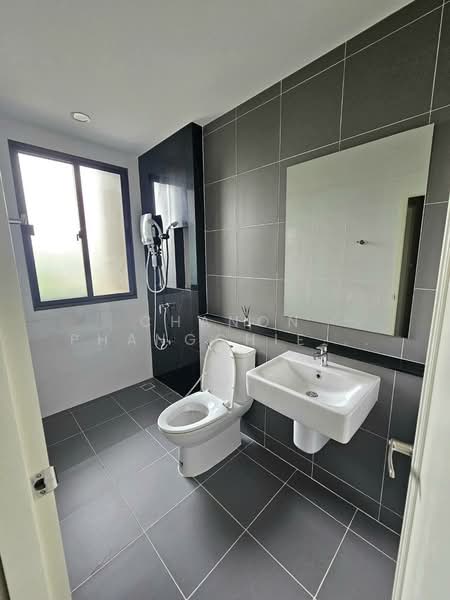 Baan Klang Muang Rama 9-Krungthep Kreetha, Bangkok, Soi Kanchanaphisek 23, Saphan Sung, Saphan Sung, Bangkok, 3 Bedrooms, 152 sqm, Townhouse For Rent, by Chanon Phangchienghien, 500170966 - DDproperty.com