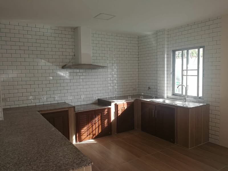 บ้านเช่า ถ.นวมินทร์111 ใกล้รียบด่วนรามินทราอาจณรงค์,ใกล้ห้างเดอะมอลบางกะปิ, Bangkok, Khlong Kum, Bueng Kum, Bangkok, 3 Bedrooms, 560 sqm, Single Detached House For Rent, by ทัณฑิกา แก้วปู่วัด, 500170993 - DDproperty.com