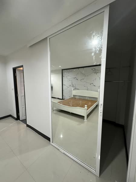 ทาวน์เฮาส์เช่า สุขุมวิท36 ใกล้รถไฟฟ้าสถานีทองหล่อ, Bangkok, Bang Chak, Phra Khanong, Bangkok, 3 Bedrooms, 320 sqm, Townhouse For Rent, by ทัณฑิกา แก้วปู่วัด, 500170995 - DDproperty.com