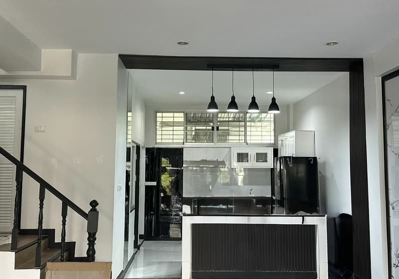 ทาวน์เฮาส์เช่า สุขุมวิท36 ใกล้รถไฟฟ้าสถานีทองหล่อ, Bangkok, Bang Chak, Phra Khanong, Bangkok, 3 Bedrooms, 320 sqm, Townhouse For Rent, by ทัณฑิกา แก้วปู่วัด, 500170995 - DDproperty.com