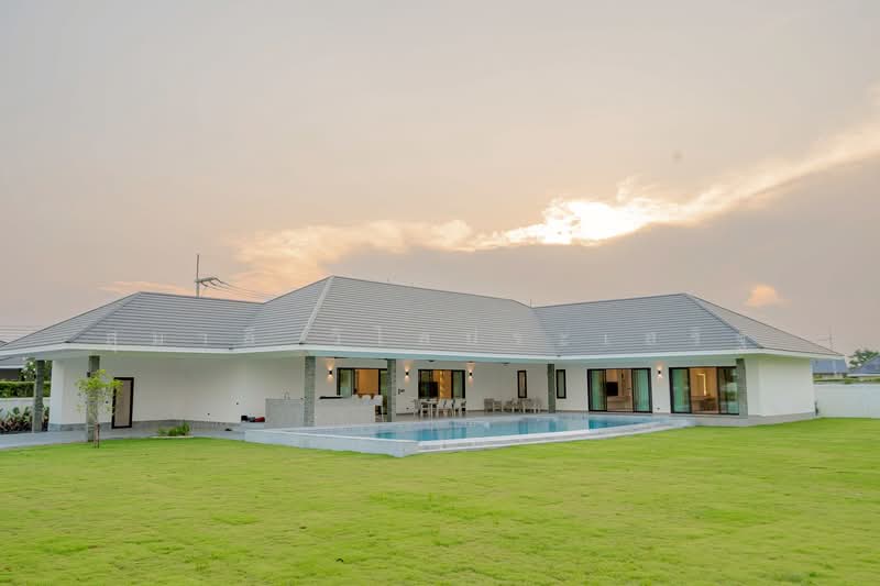 An Iconic 5-Bedroom Pool Estate with Expansive Mountain Views Hua Hin Pranburi Listing 20004, Prachuap Khiri Khan, Thap Tai, Hua Hin, Prachuap Khiri Khan, 5 Bedrooms, 450 sqm, Single Detached House For Sale, by สุมาลี วิไลประเสริฐ, 500170996 - DDproperty.com