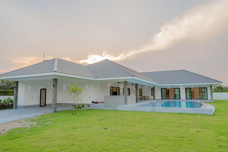 An Iconic 5-Bedroom Pool Estate with Expansive Mountain Views Hua Hin Pranburi Listing 20004, Prachuap Khiri Khan, Thap Tai, Hua Hin, Prachuap Khiri Khan, 5 Bedrooms, 450 sqm, Single Detached House For Sale, by สุมาลี วิไลประเสริฐ, 500170996 - DDproperty.com