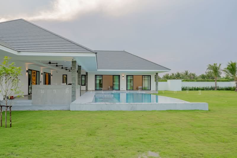 An Iconic 5-Bedroom Pool Estate with Expansive Mountain Views Hua Hin Pranburi Listing 20004, Prachuap Khiri Khan, Thap Tai, Hua Hin, Prachuap Khiri Khan, 5 Bedrooms, 450 sqm, Single Detached House For Sale, by สุมาลี วิไลประเสริฐ, 500170996 - DDproperty.com