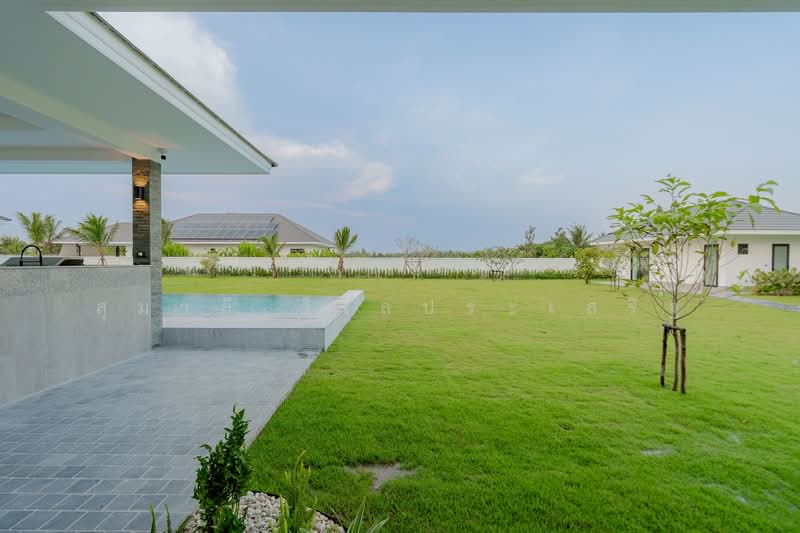 An Iconic 5-Bedroom Pool Estate with Expansive Mountain Views Hua Hin Pranburi Listing 20004, Prachuap Khiri Khan, Thap Tai, Hua Hin, Prachuap Khiri Khan, 5 Bedrooms, 450 sqm, Single Detached House For Sale, by สุมาลี วิไลประเสริฐ, 500170996 - DDproperty.com