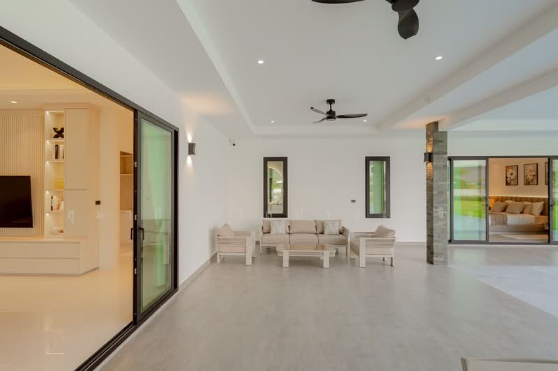 An Iconic 5-Bedroom Pool Estate with Expansive Mountain Views Hua Hin Pranburi Listing 20004, Prachuap Khiri Khan, Thap Tai, Hua Hin, Prachuap Khiri Khan, 5 Bedrooms, 450 sqm, Single Detached House For Sale, by สุมาลี วิไลประเสริฐ, 500170996 - DDproperty.com