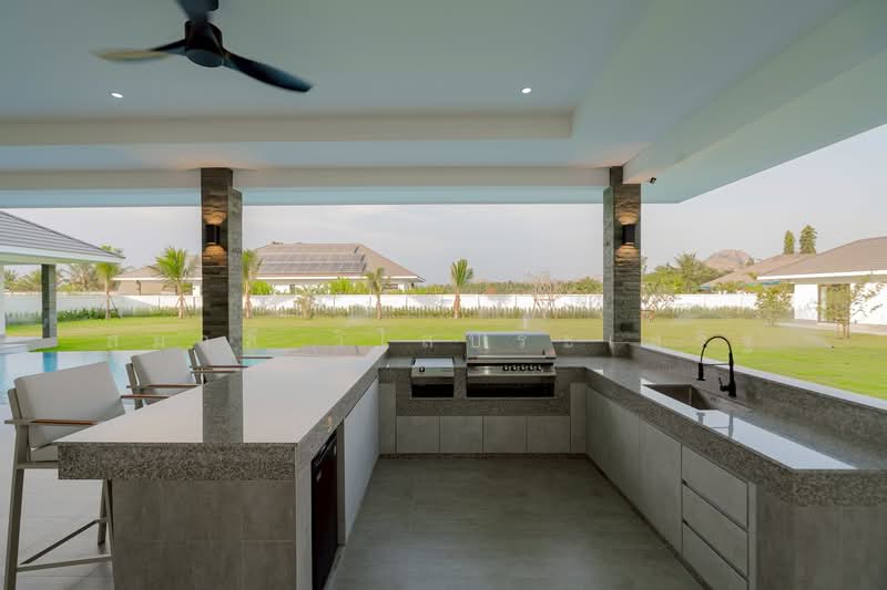 An Iconic 5-Bedroom Pool Estate with Expansive Mountain Views Hua Hin Pranburi Listing 20004, Prachuap Khiri Khan, Thap Tai, Hua Hin, Prachuap Khiri Khan, 5 Bedrooms, 450 sqm, Single Detached House For Sale, by สุมาลี วิไลประเสริฐ, 500170996 - DDproperty.com