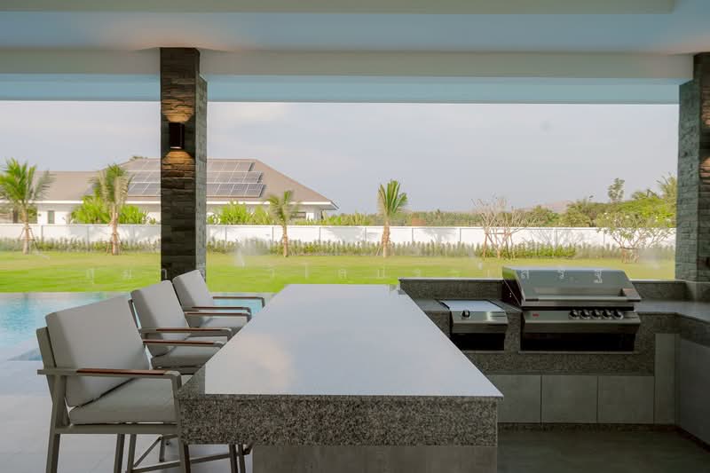 An Iconic 5-Bedroom Pool Estate with Expansive Mountain Views Hua Hin Pranburi Listing 20004, Prachuap Khiri Khan, Thap Tai, Hua Hin, Prachuap Khiri Khan, 5 Bedrooms, 450 sqm, Single Detached House For Sale, by สุมาลี วิไลประเสริฐ, 500170996 - DDproperty.com