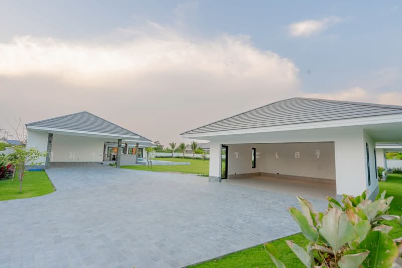 An Iconic 5-Bedroom Pool Estate with Expansive Mountain Views Hua Hin Pranburi Listing 20004, Prachuap Khiri Khan, Thap Tai, Hua Hin, Prachuap Khiri Khan, 5 Bedrooms, 450 sqm, Single Detached House For Sale, by สุมาลี วิไลประเสริฐ, 500170996 - DDproperty.com