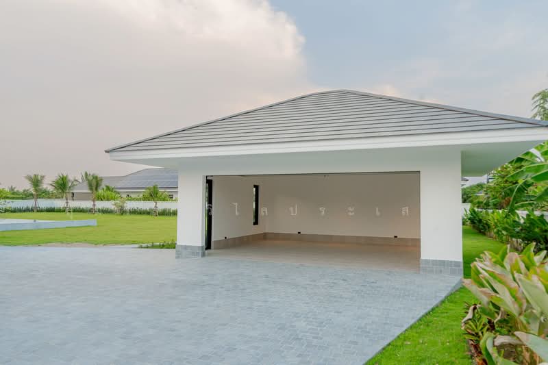 An Iconic 5-Bedroom Pool Estate with Expansive Mountain Views Hua Hin Pranburi Listing 20004, Prachuap Khiri Khan, Thap Tai, Hua Hin, Prachuap Khiri Khan, 5 Bedrooms, 450 sqm, Single Detached House For Sale, by สุมาลี วิไลประเสริฐ, 500170996 - DDproperty.com