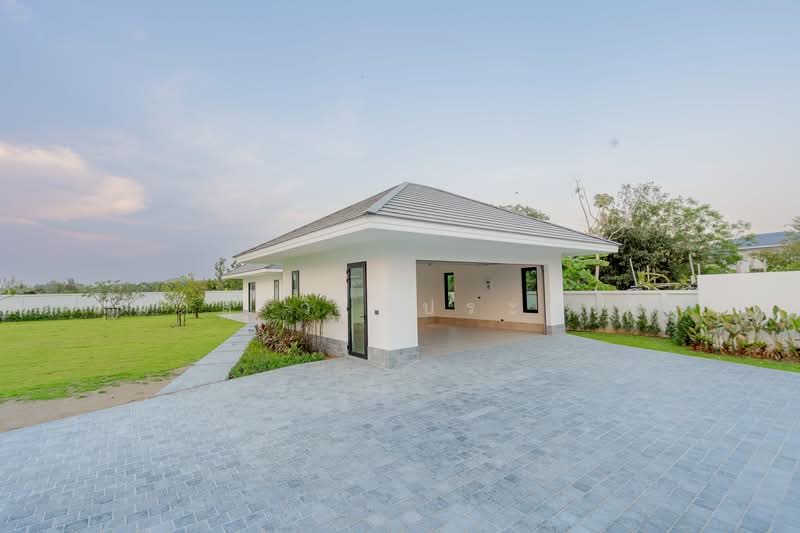An Iconic 5-Bedroom Pool Estate with Expansive Mountain Views Hua Hin Pranburi Listing 20004, Prachuap Khiri Khan, Thap Tai, Hua Hin, Prachuap Khiri Khan, 5 Bedrooms, 450 sqm, Single Detached House For Sale, by สุมาลี วิไลประเสริฐ, 500170996 - DDproperty.com