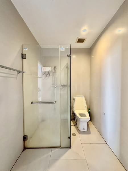 The Issara Ladprao, Bangkok, 296 Ladpao Road, Jom Phon, Chatuchak, Bangkok, 2 Bedrooms, 77 sqm, Condo For Sale, by Teeranop Inchan, 500171019 - DDproperty.com