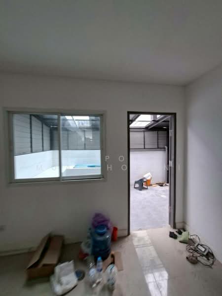 ขายทาวน์โฮม หมู่บ้าน Grand Village 3 : แกรนด์ วิลเลจ 3 ราคาถูกที่สุดในโครงการ, Nakhon Pathom, Bang Krathuk, Sam Phran, Nakhon Pathom, 3 Bedrooms, 109 sqm, Townhouse For Sale, by Apaporn Muanthorani, 500171026 - DDproperty.com