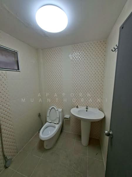 ขายทาวน์โฮม หมู่บ้าน Grand Village 3 : แกรนด์ วิลเลจ 3 ราคาถูกที่สุดในโครงการ, Nakhon Pathom, Bang Krathuk, Sam Phran, Nakhon Pathom, 3 Bedrooms, 109 sqm, Townhouse For Sale, by Apaporn Muanthorani, 500171026 - DDproperty.com