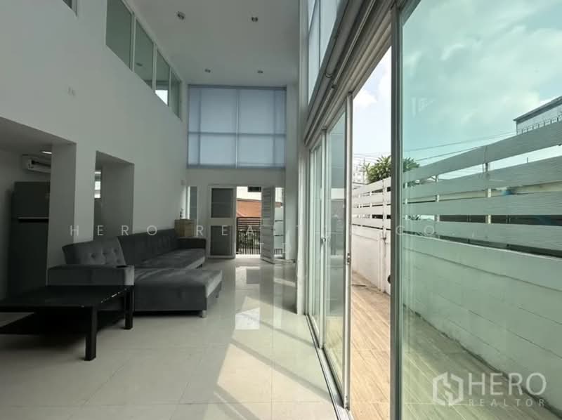 ให้เช่า โฮมออฟฟิศ 178 ตร.ม. ใกล้ BTS เอกมัย เขตวัฒนา hre00319, กรุงเทพ, คลองตันเหนือ, วัฒนา, กรุงเทพ, 178 ตร.ม., ตึกแถว-อาคารพาณิชย์ ให้เช่า, โดย Hero Realtor Co., Ltd., 500171064 - DDproperty.com