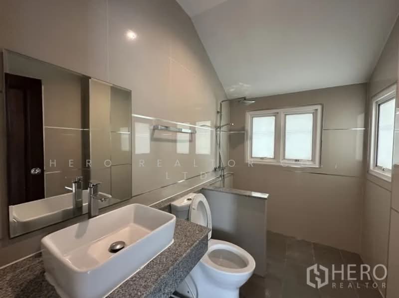 For Rent Home Office 178 sqm in Khlong Tan Nuea, Watthana, Bangkok BTS Ekkamai hre00319, Bangkok, Khlong Tan Nua, Watthana, Bangkok, , 178 sqm, Shophouse For Rent, by Hero Realtor Co., Ltd., 500171064 - DDproperty.com