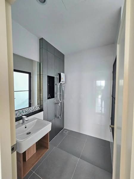 Baan Klang Muang Rama 9-Krungthep Kreetha, Bangkok, Soi Kanchanaphisek 23, Saphan Sung, Saphan Sung, Bangkok, 3 Bedrooms, 152 sqm, Townhouse For Rent, by Tayfun  Suebsarakham , 500171098 - DDproperty.com