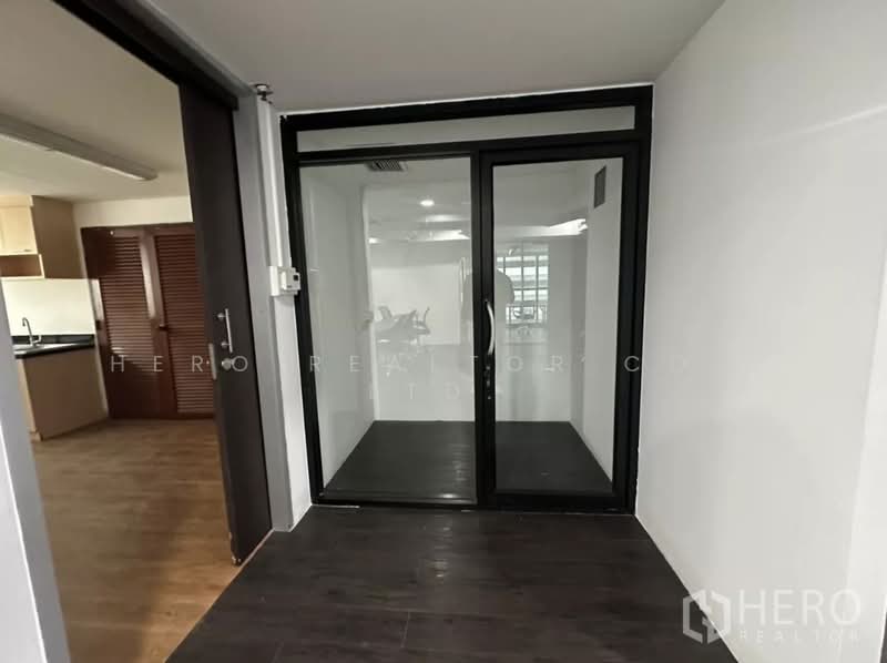 For rent Office Space 220 sqm in Khlong Tan Nuea, Watthana, Bangkok BTS Ekkamai bre25457, Bangkok, Khlong Tan Nua, Watthana, Bangkok, , 220 sqm, Office Space For Rent, by Hero Realtor Co., Ltd., 500171156 - DDproperty.com