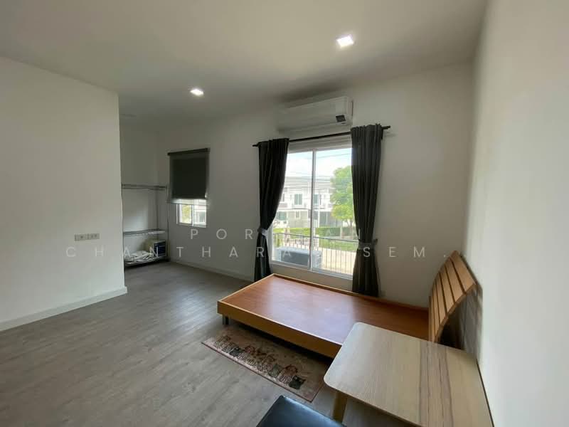 3-BR Townhouse, Bangkok, Saphan Sung, Saphan Sung, Bangkok, 3 Bedrooms, 204 sqm, Townhouse For Sale, by Pornpan Chantharakasemchai, 500171181 - DDproperty.com