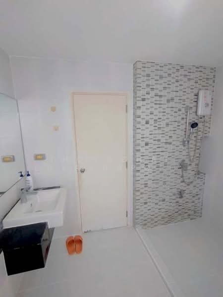 Flora Wongsawang : ฟลอรา วงศ์สว่าง, นนทบุรี, ถนนกรุงเทพฯ-นนทบุรี, บางเขน, เมืองนนทบุรี, นนทบุรี, 190 ตร.ม., ทาวน์เฮ้าส์ ขาย, โดย Thongchai Luxsanapongrat, 500171291 - DDproperty.com