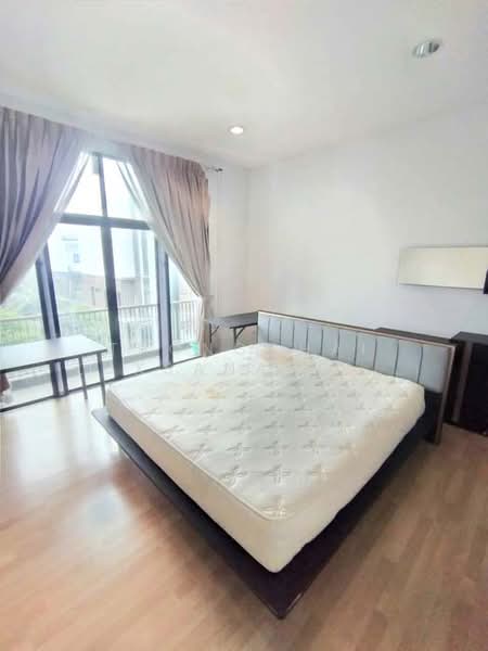 Flora Wongsawang : ฟลอรา วงศ์สว่าง, นนทบุรี, ถนนกรุงเทพฯ-นนทบุรี, บางเขน, เมืองนนทบุรี, นนทบุรี, 190 ตร.ม., ทาวน์เฮ้าส์ ขาย, โดย Thongchai Luxsanapongrat, 500171291 - DDproperty.com