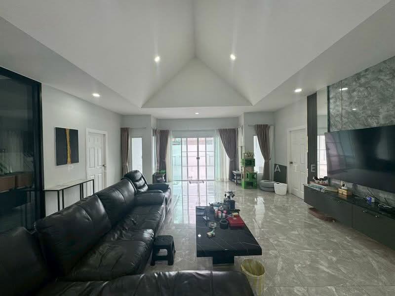 ขายบ้าน 4 ห้องนอน สไตล์ยุโรปผสมไทย ในพัทยาตะวันออก, ชลบุรี, บางละมุง, บางละมุง, ชลบุรี, 260 ตร.ม., บ้านเดี่ยว ขาย, โดย PLC Real Estate, 500171303 - DDproperty.com