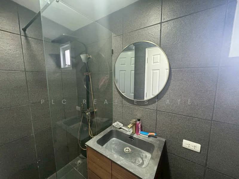 House 4 Bedroom European Thai Style for Sale in East Pattaya, Chon Buri (Pattaya), Bang Lamung, Bang Lamung (Pattaya), Chon Buri (Pattaya), 4 Bedrooms, 260 sqm, Single Detached House For Sale, by PLC Real Estate, 500171303 - DDproperty.com