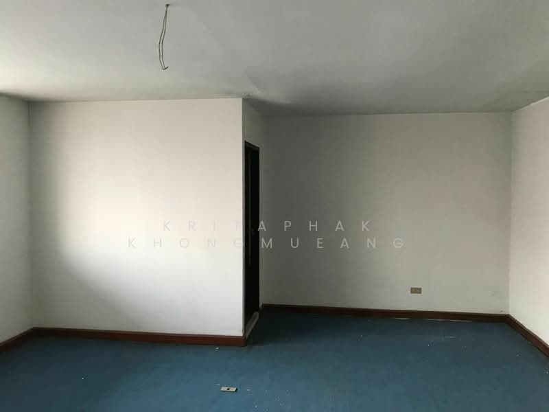 D.S. Tower 1 Sukhumvit 33, Bangkok, Soi Phrom Chit, Khlong Tan Nua, Watthana, Bangkok, 3 Bedrooms, 252 sqm, Condo For Sale, by Kritaphak Khongmueang, 500171330 - DDproperty.com