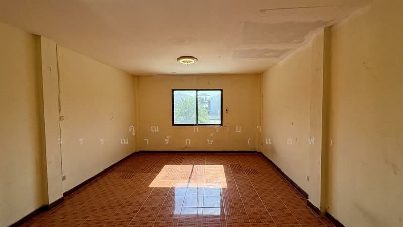 ทาวน์โฮม 3 ชั้น 18 ตร.ว. ทาวน์โฮม ซอยรามอินทรา34 แยก10, กรุงเทพ, ท่าแร้ง, บางเขน, กรุงเทพ, 100 ตร.ม., ทาวน์เฮ้าส์ ขาย, โดย คุณ กิริยา วรรณารักษ์ (แอฟ), 500171348 - DDproperty.com