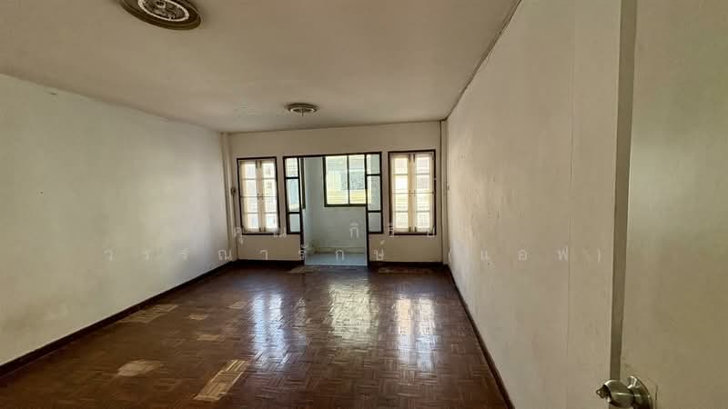 ทาวน์โฮม 3 ชั้น 18 ตร.ว. ทาวน์โฮม ซอยรามอินทรา34 แยก10, กรุงเทพ, ท่าแร้ง, บางเขน, กรุงเทพ, 100 ตร.ม., ทาวน์เฮ้าส์ ขาย, โดย คุณ กิริยา วรรณารักษ์ (แอฟ), 500171348 - DDproperty.com