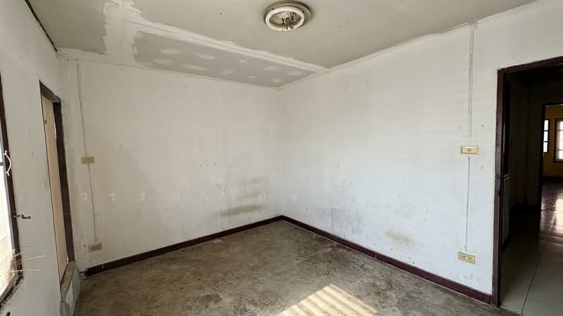 ทาวน์โฮม 3 ชั้น 18 ตร.ว. ทาวน์โฮม ซอยรามอินทรา34 แยก10, กรุงเทพ, ท่าแร้ง, บางเขน, กรุงเทพ, 100 ตร.ม., ทาวน์เฮ้าส์ ขาย, โดย คุณ กิริยา วรรณารักษ์ (แอฟ), 500171348 - DDproperty.com