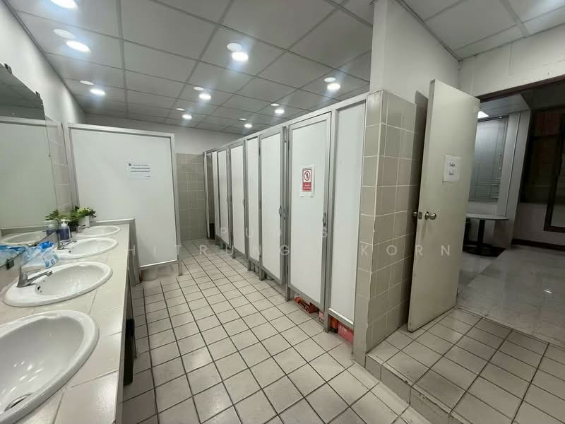 ออฟฟิศให้เช่า ถนนเพชรบุรี, กรุงเทพ, บางกะปิ, ห้วยขวาง, กรุงเทพ, 400 ตร.ม., ตึกแถว-อาคารพาณิชย์ ให้เช่า, โดย Pudis Chitrungsakorn, 500171349 - DDproperty.com