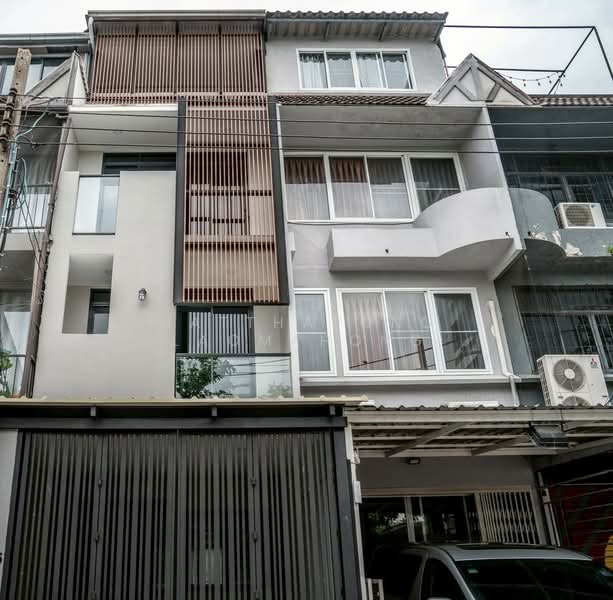 ทาวน์เฮ้าส์ 3-ห้องนอน, กรุงเทพ, พระโขนงเหนือ, วัฒนา, กรุงเทพ, 250 ตร.ม., ทาวน์เฮ้าส์ ขาย, โดย Natthapong Laomahong, 500171405 - DDproperty.com