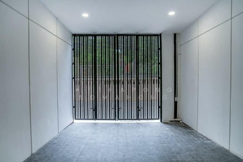 3-BR Townhouse, Bangkok, Phra Kanong Nua, Watthana, Bangkok, 3 Bedrooms, 250 sqm, Townhouse For Sale, by Natthapong Laomahong, 500171405 - DDproperty.com