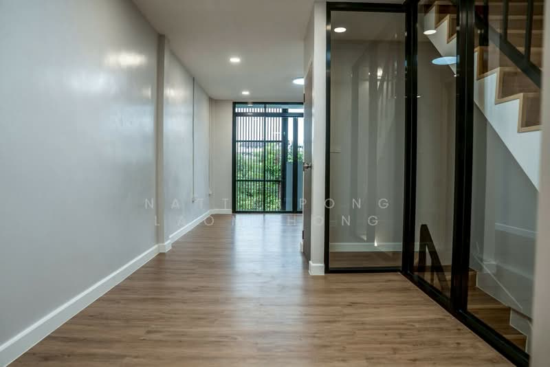 3-BR Townhouse, Bangkok, Phra Kanong Nua, Watthana, Bangkok, 3 Bedrooms, 250 sqm, Townhouse For Sale, by Natthapong Laomahong, 500171405 - DDproperty.com